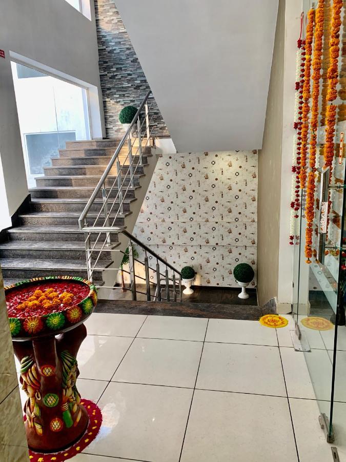 Amora Rooms Dwarka New Delhi Buitenkant foto