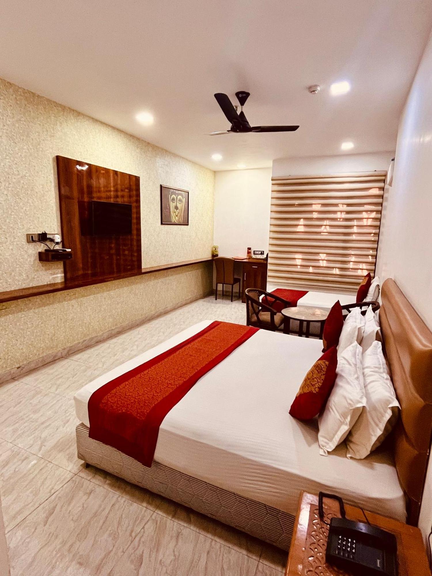 Amora Rooms Dwarka New Delhi Buitenkant foto