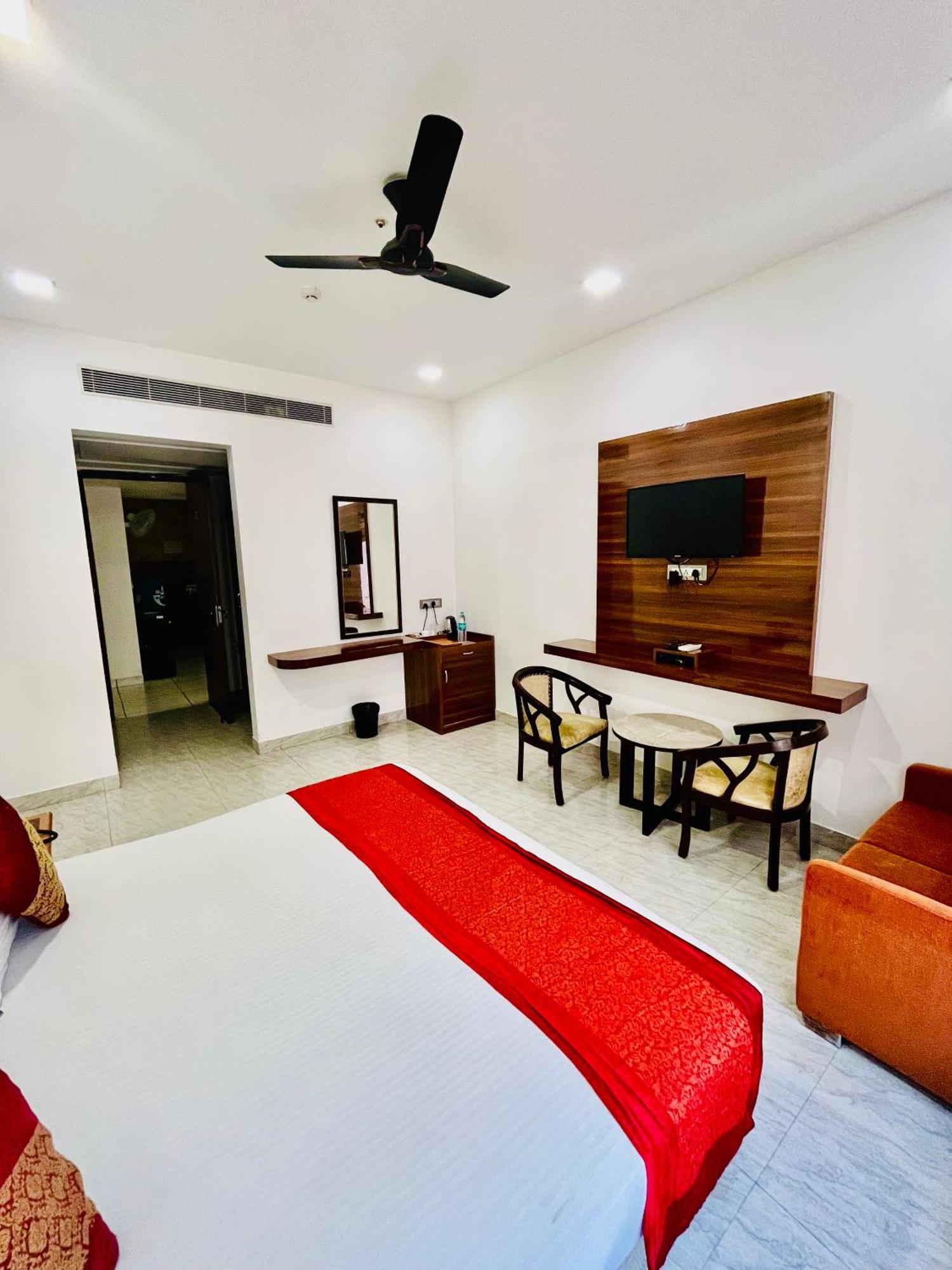 Amora Rooms Dwarka New Delhi Buitenkant foto
