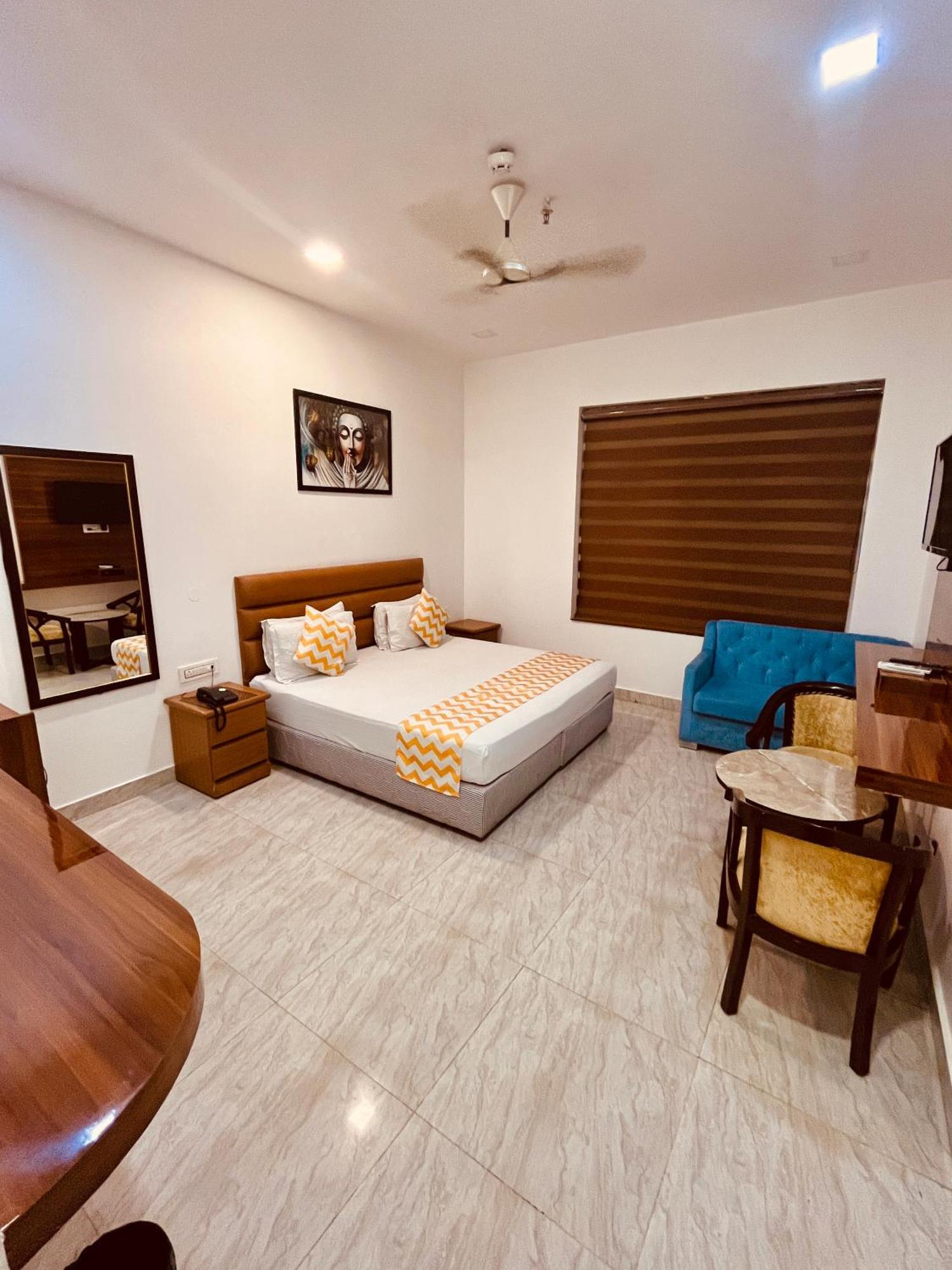 Amora Rooms Dwarka New Delhi Buitenkant foto