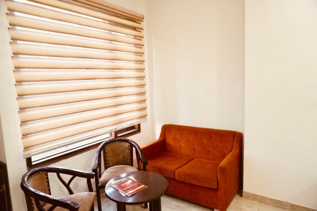 Amora Rooms Dwarka New Delhi Buitenkant foto