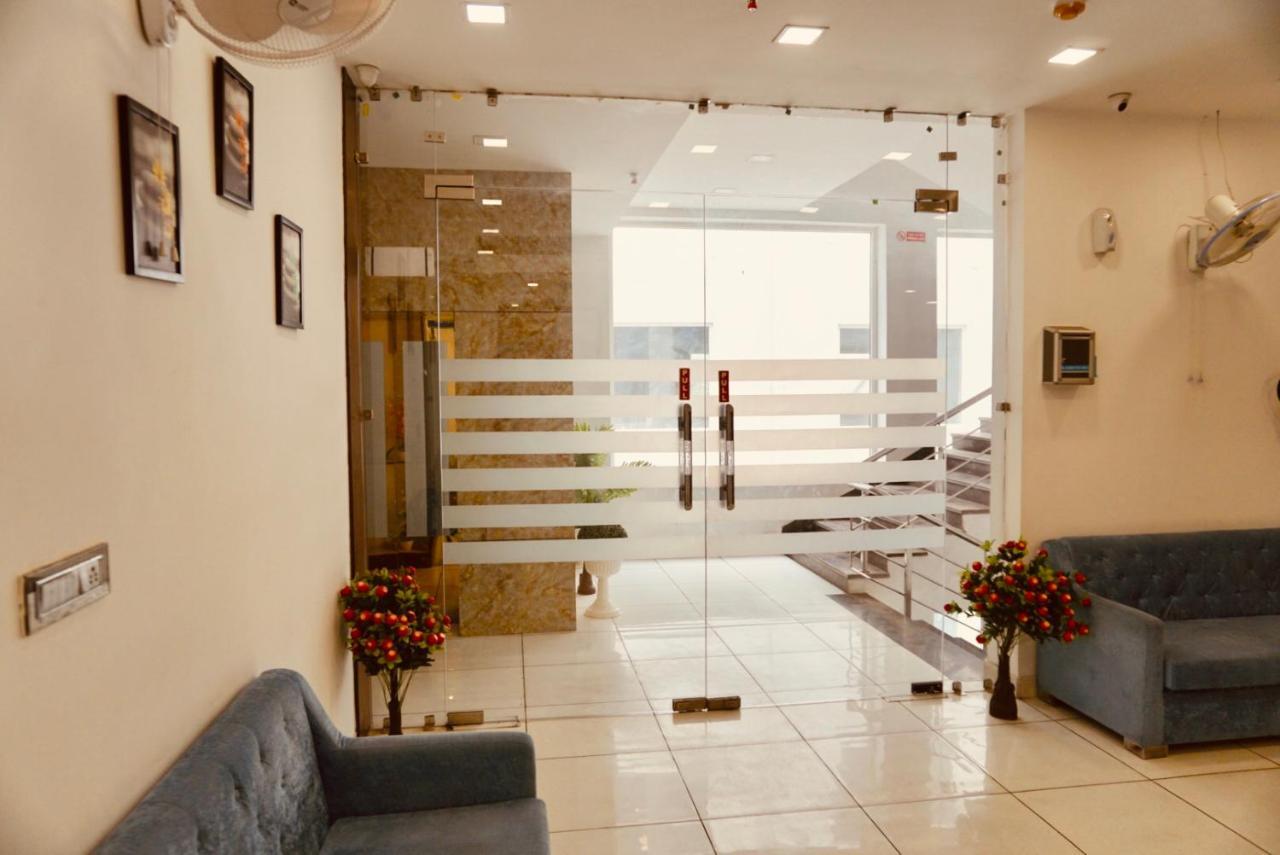 Amora Rooms Dwarka New Delhi Buitenkant foto